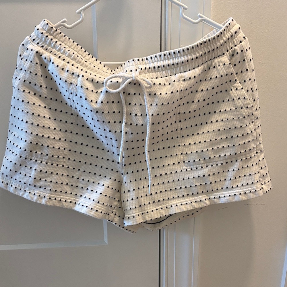 Lou & Grey White Shorts with black Dot-Striped Pattern